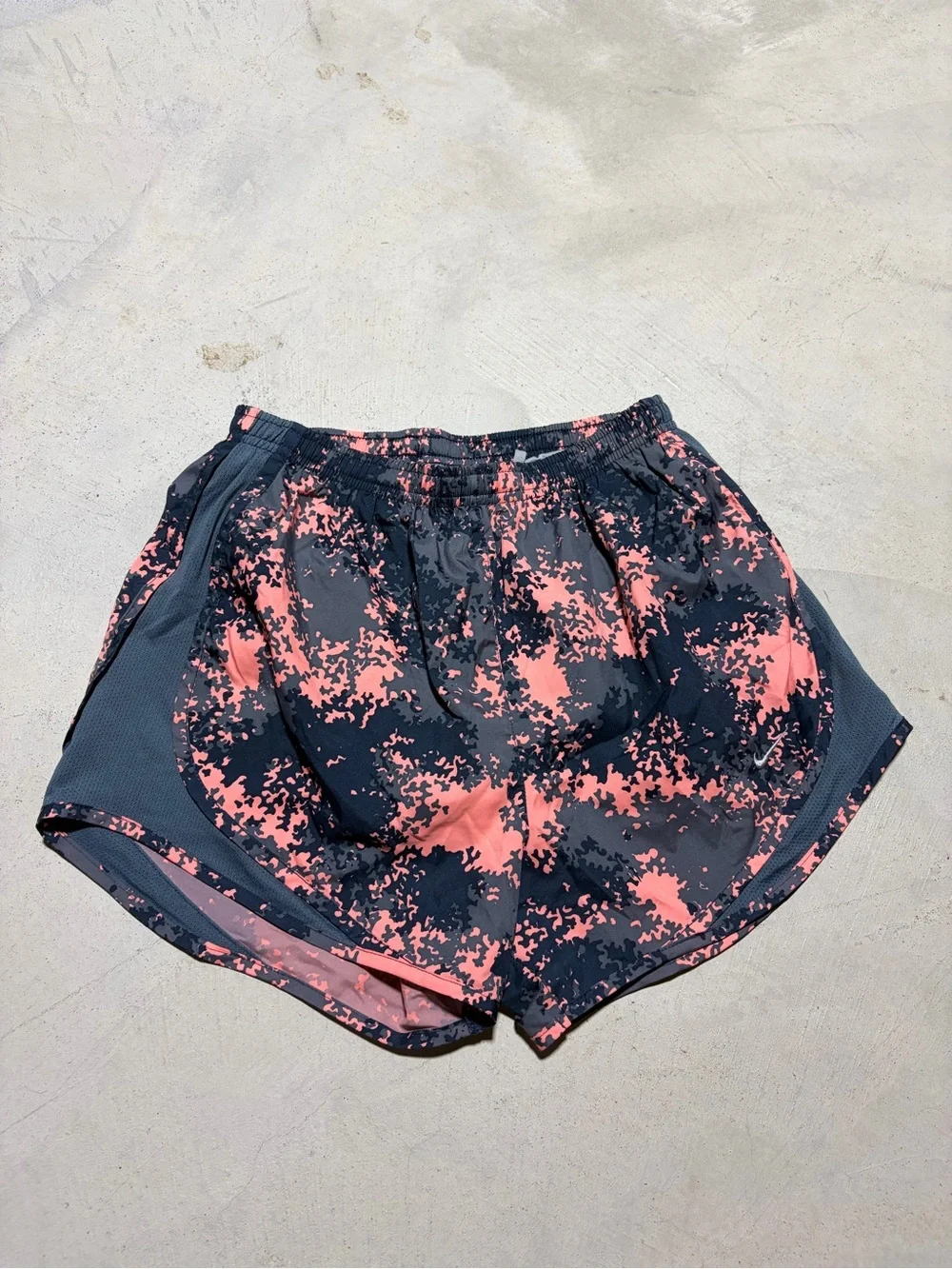 Nike Women’s Athletic Shorts in Coral Camouflage small